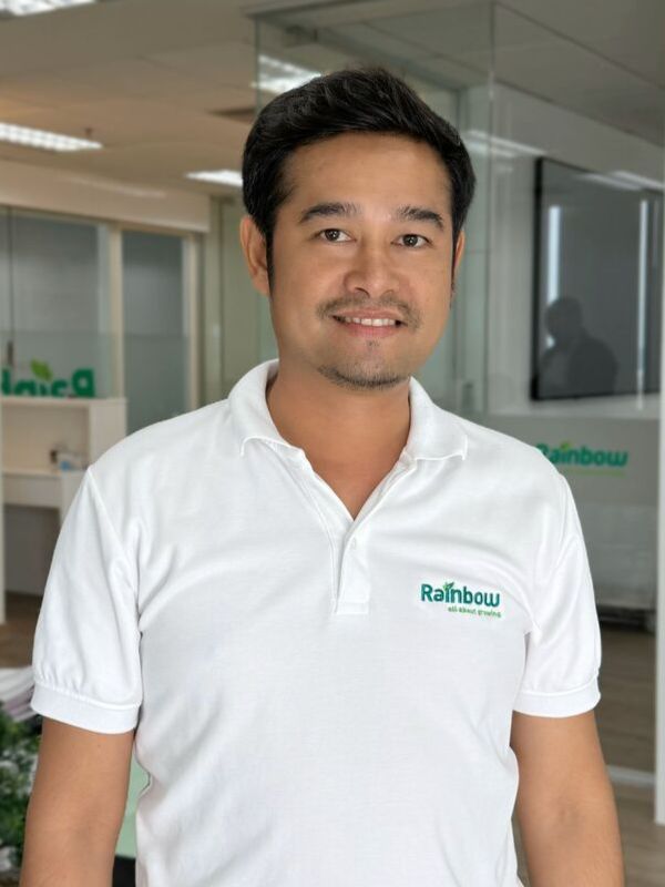 นายศตพร เดชอุ่ม
